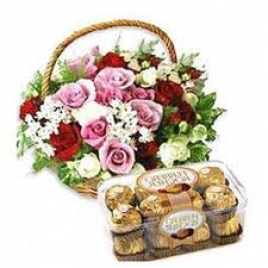 20 Roses Round Handled Basket With 16 Pcs Ferrero Rocher Box